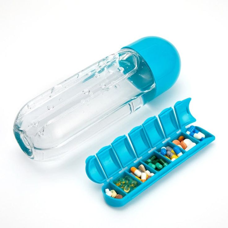 💧 2-in-1 Water Bottle with Built-In Pill Organizer